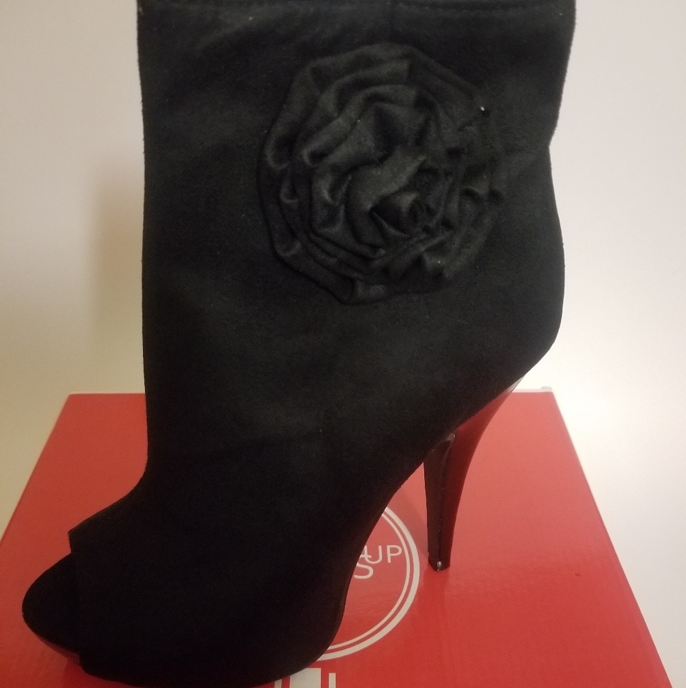 Open-toed high heel ankle boots